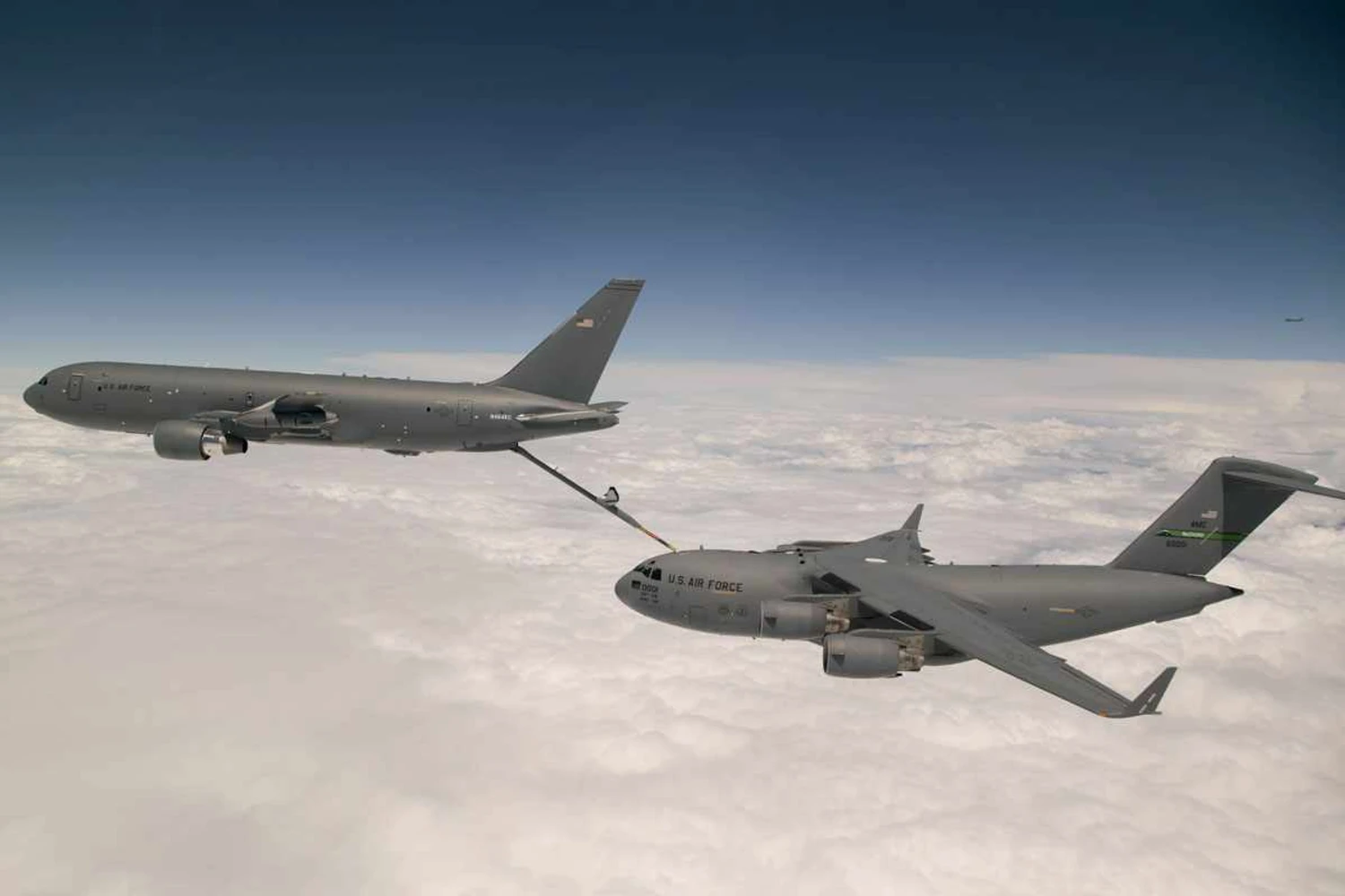 KC-46 refueling a C-17 (USAF)