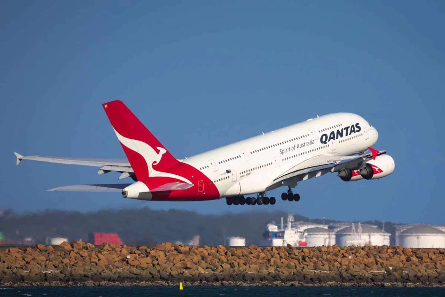 Airbus A380 Qantas (Peter Lavender)