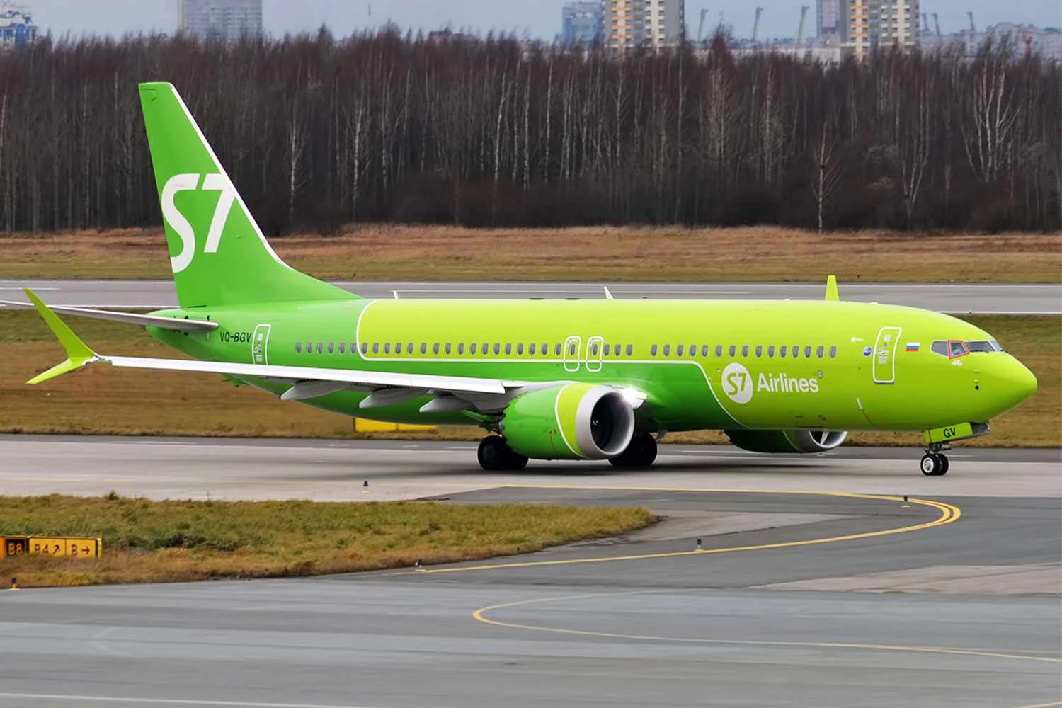 S7 Airlines Boeing 737 MAX 8