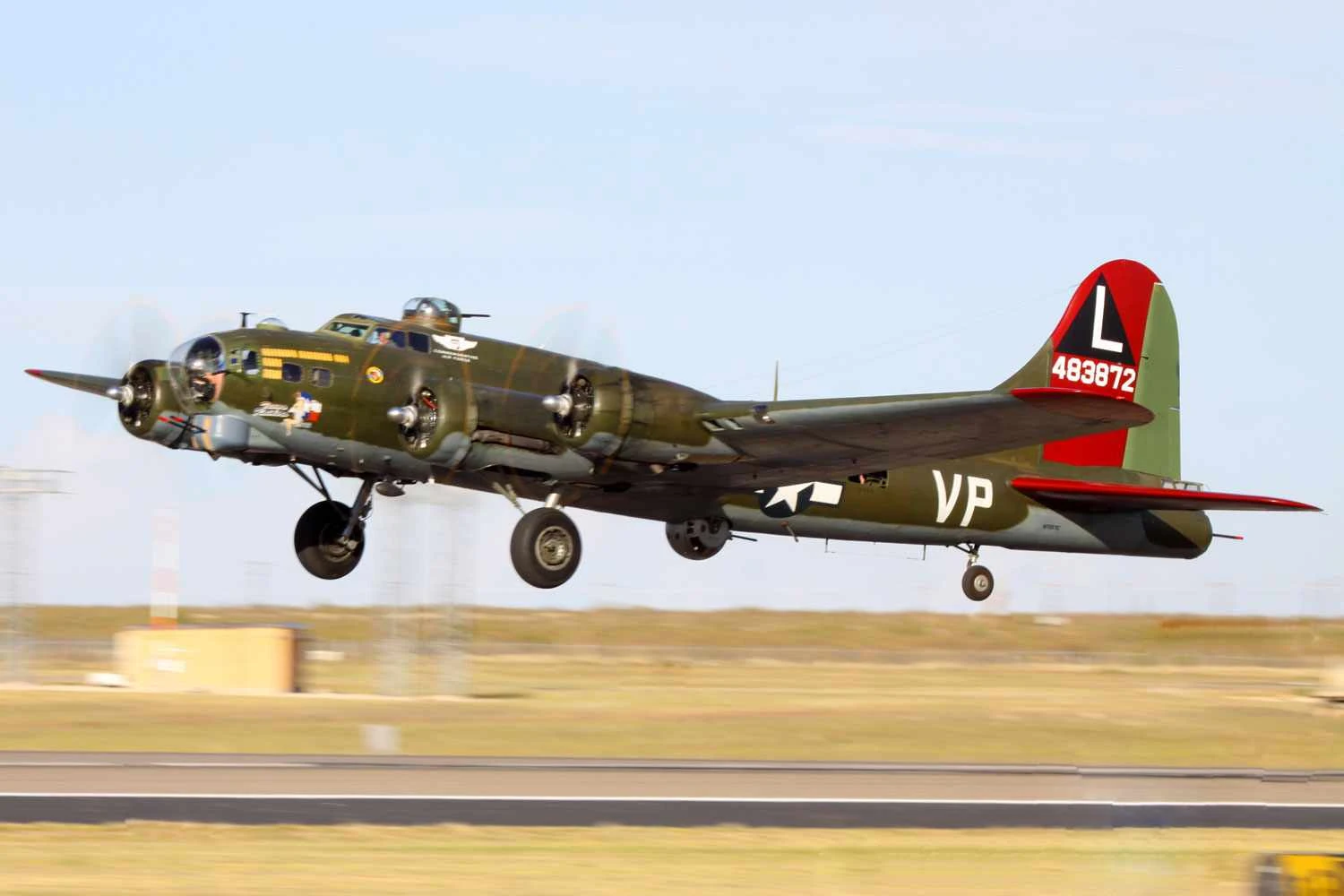 N7227C B-17G bomber (Christopher Ebdon)