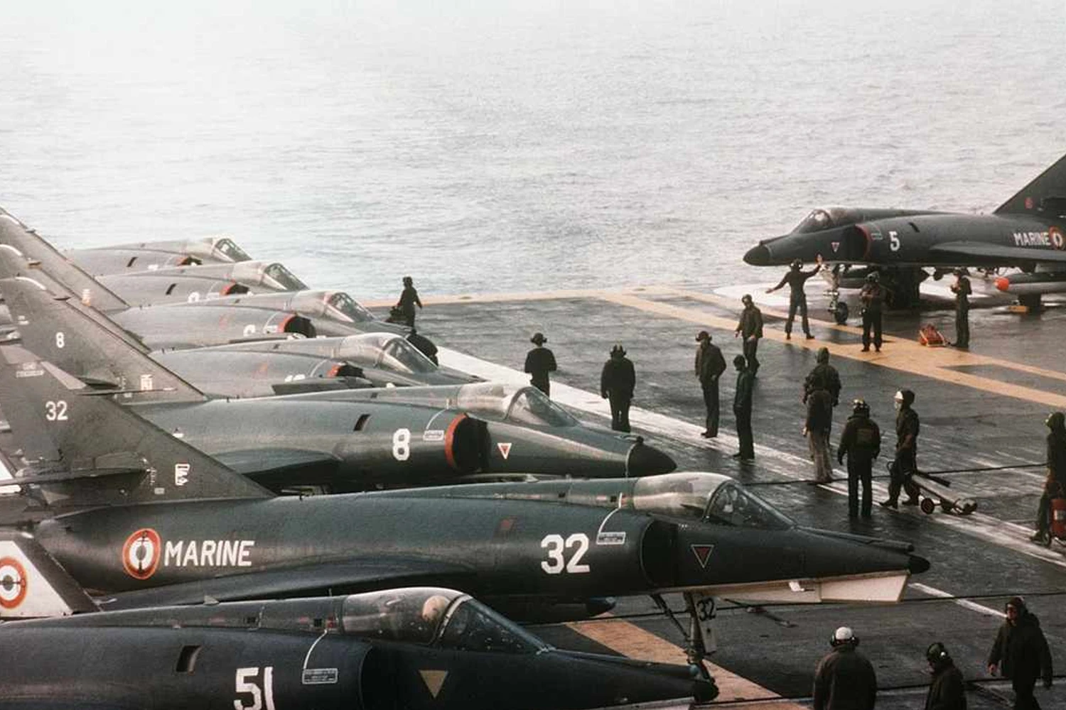 Armada francesa Super Etendard a bordo del portaaviones Foch (Marine Nationale)
