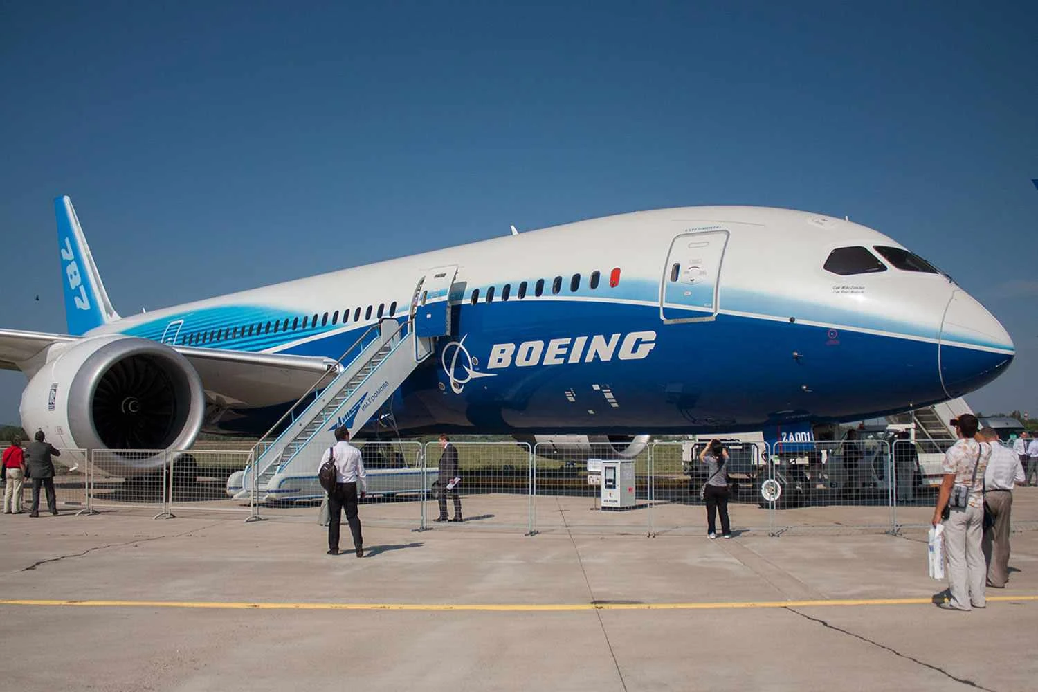 Saab and Boeing extend partnership in manufacturing doors for the 787 Dreamliner