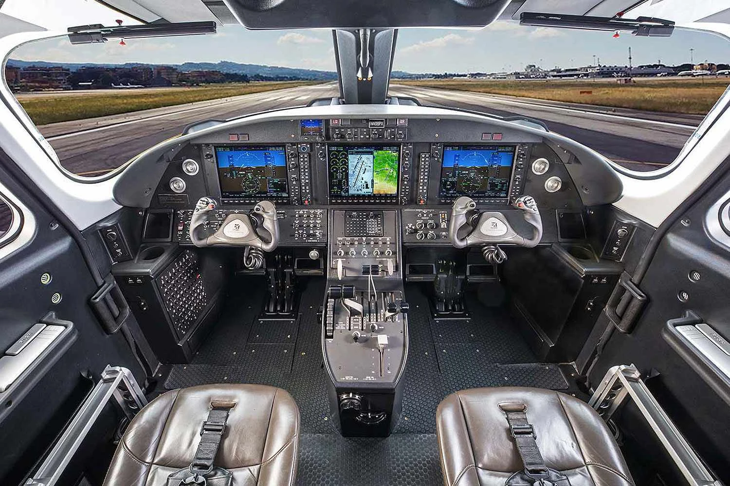 Cessna SkyCourier cockpit (TA)