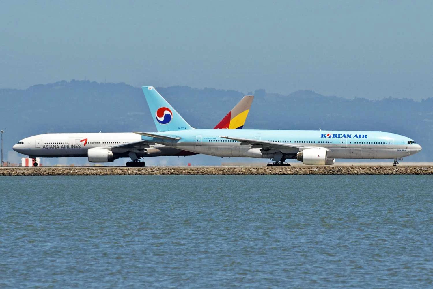 Korean Air and Asiana Airlines aircraft