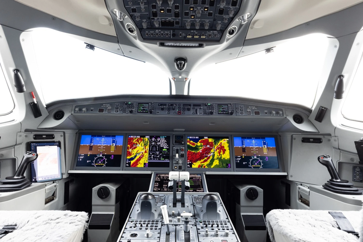 A220 cockpit (Airbus)