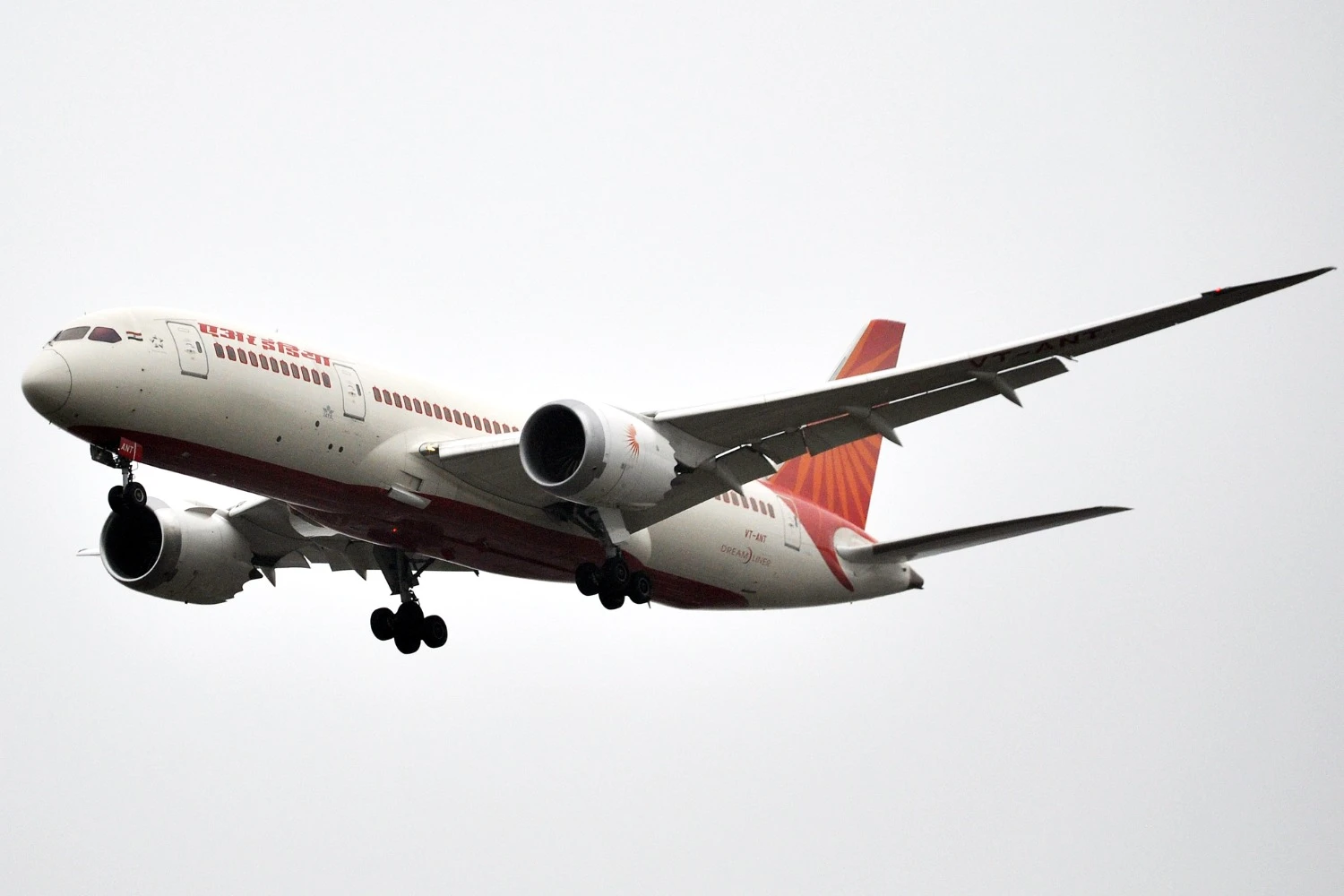 Air India grounds Boeing 787-8 after pilot reports fuel switch malfunction