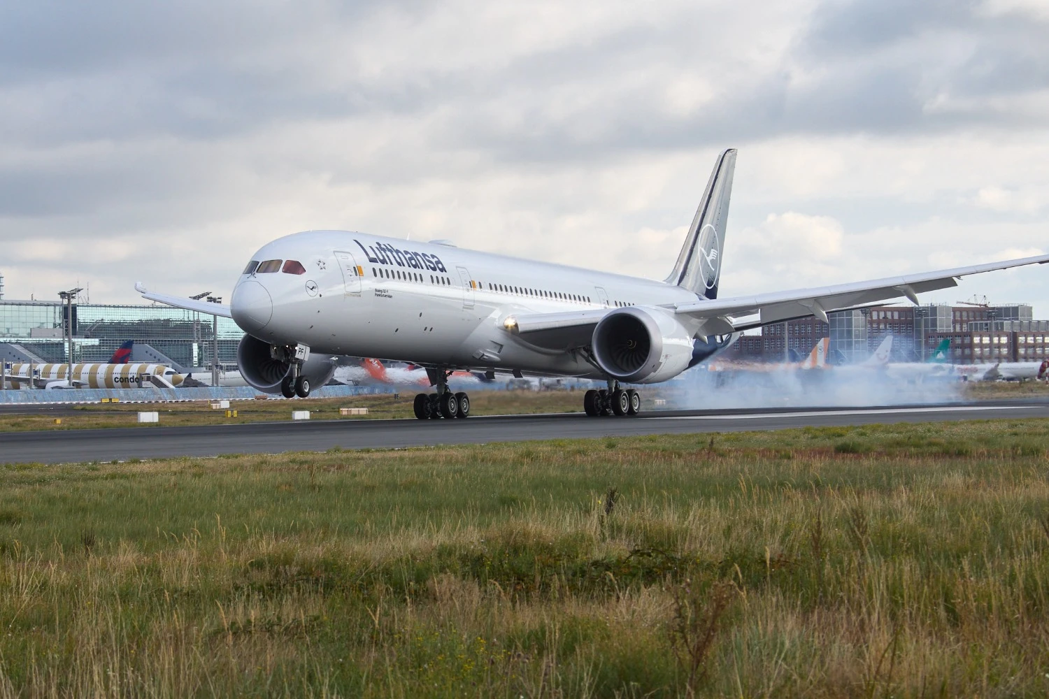 Lufthansa unlocks most Allegris business class seats on 787-9 after FAA hurdles