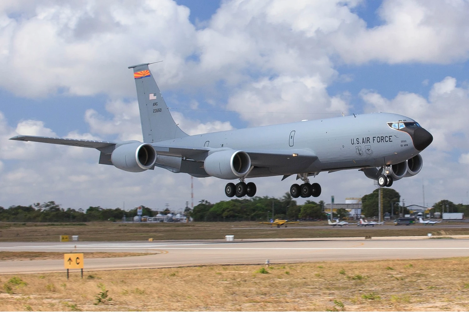 U.S. Air Force KC-135 crashes in Iraq during refueling mission linked to Iran operation