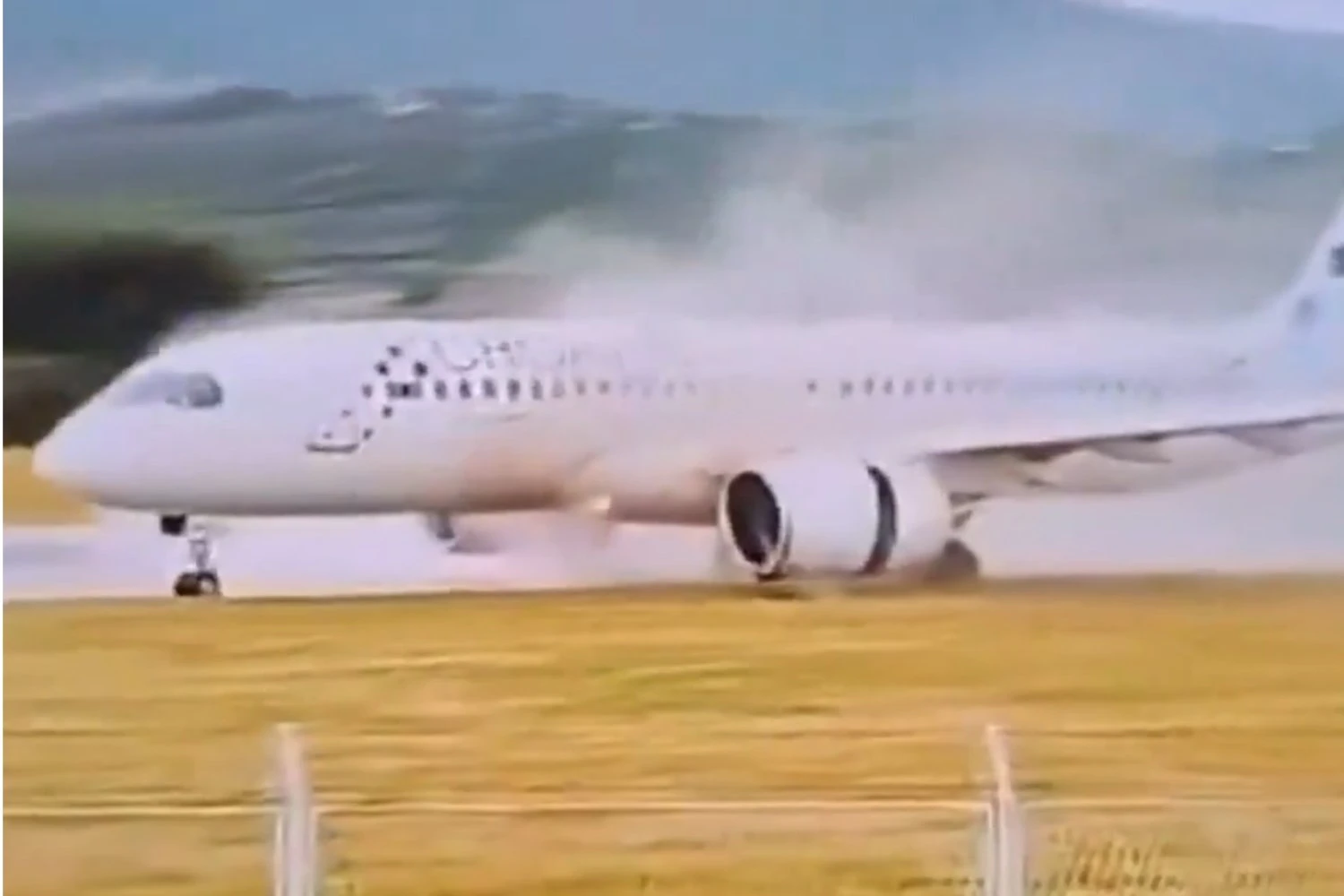 Croatia Airlines A220-300 veered off the runway after aborting takeoff in Split | SOCIAL MEDIA