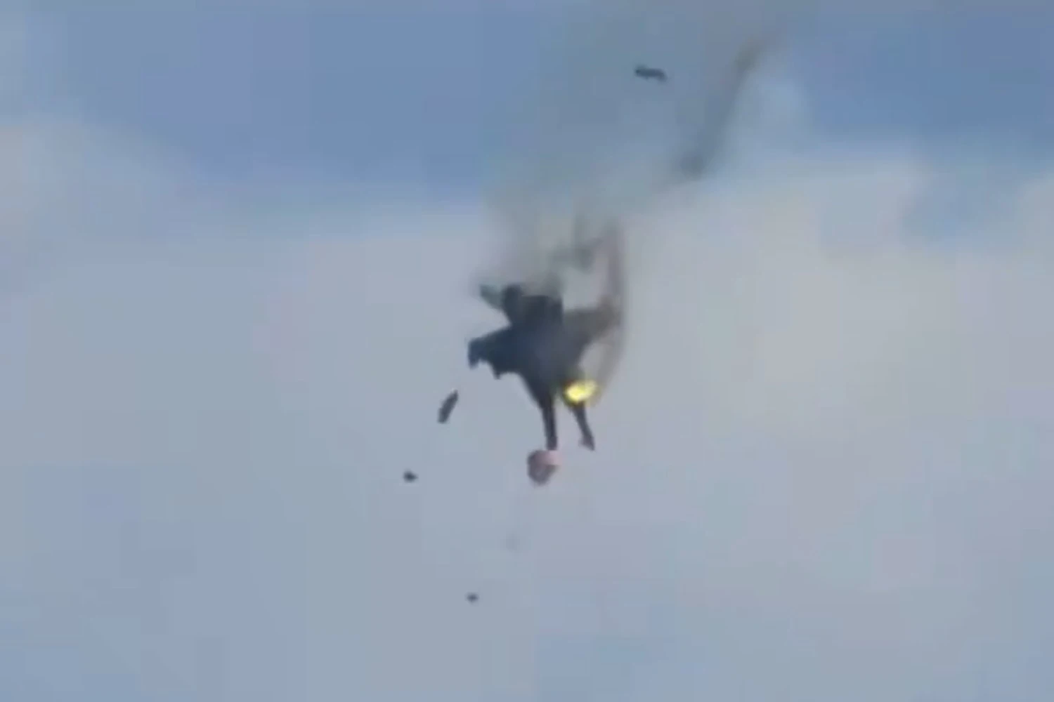 Two US Navy EA-18Gs collided in mid-air over Idaho on Sunday 17 | SOCIAL MEDIA