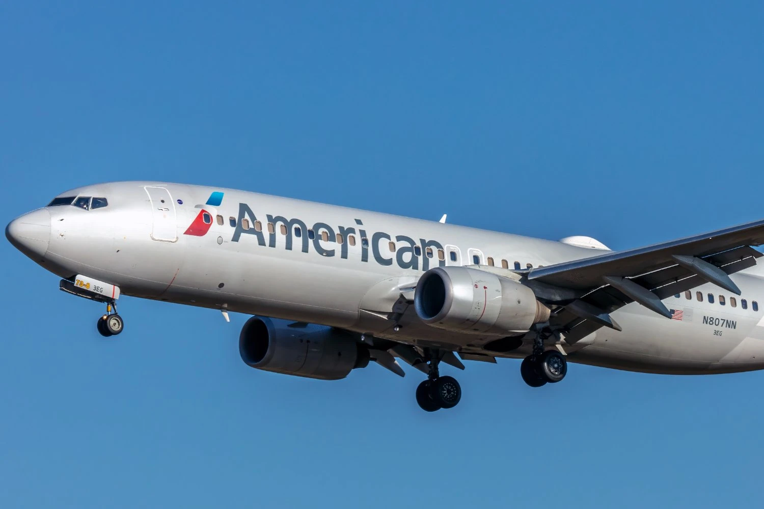 American Airlines Boeing 737-80 N807NN