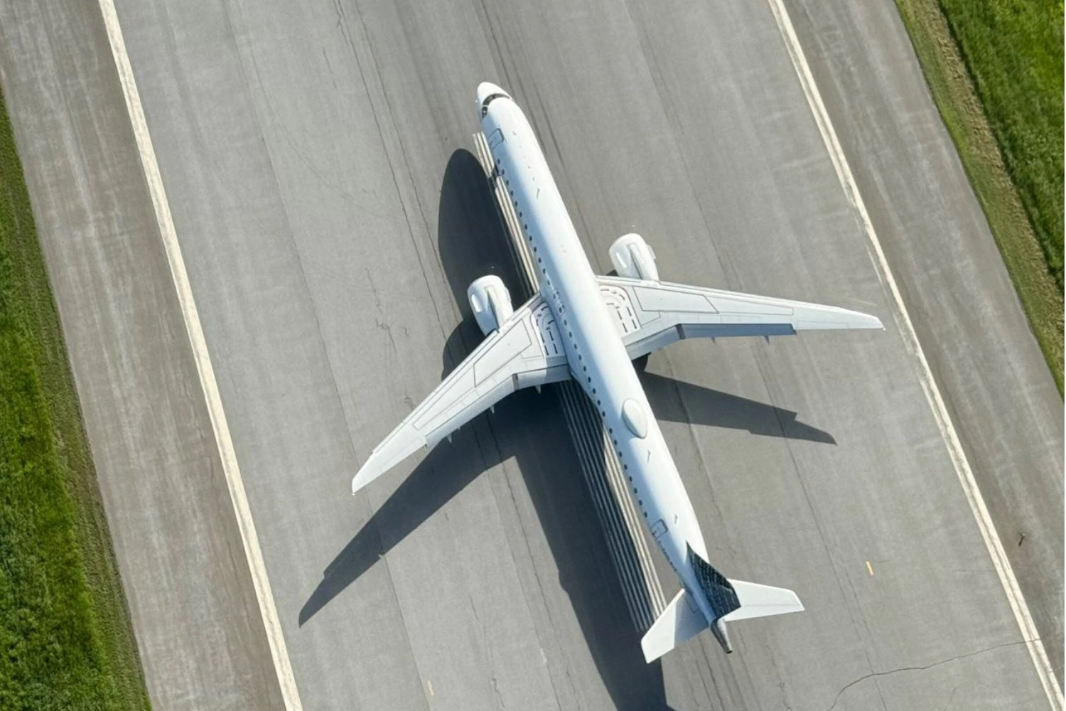 Porter E195-E2 first flight to Montreal Metropolitan Airport