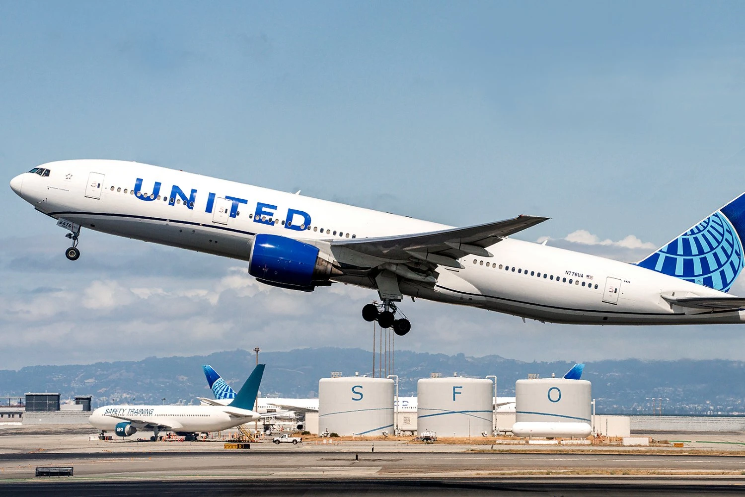 United Airlines Boeing 777-200 | UNITED AIRLINES