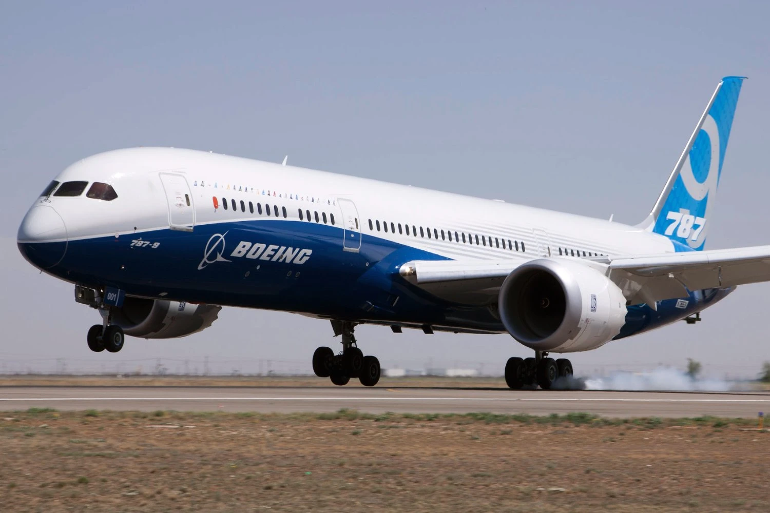 Boeing 787-9 Landing | MIDLAND INTL. AIR &amp; SPACE PORT