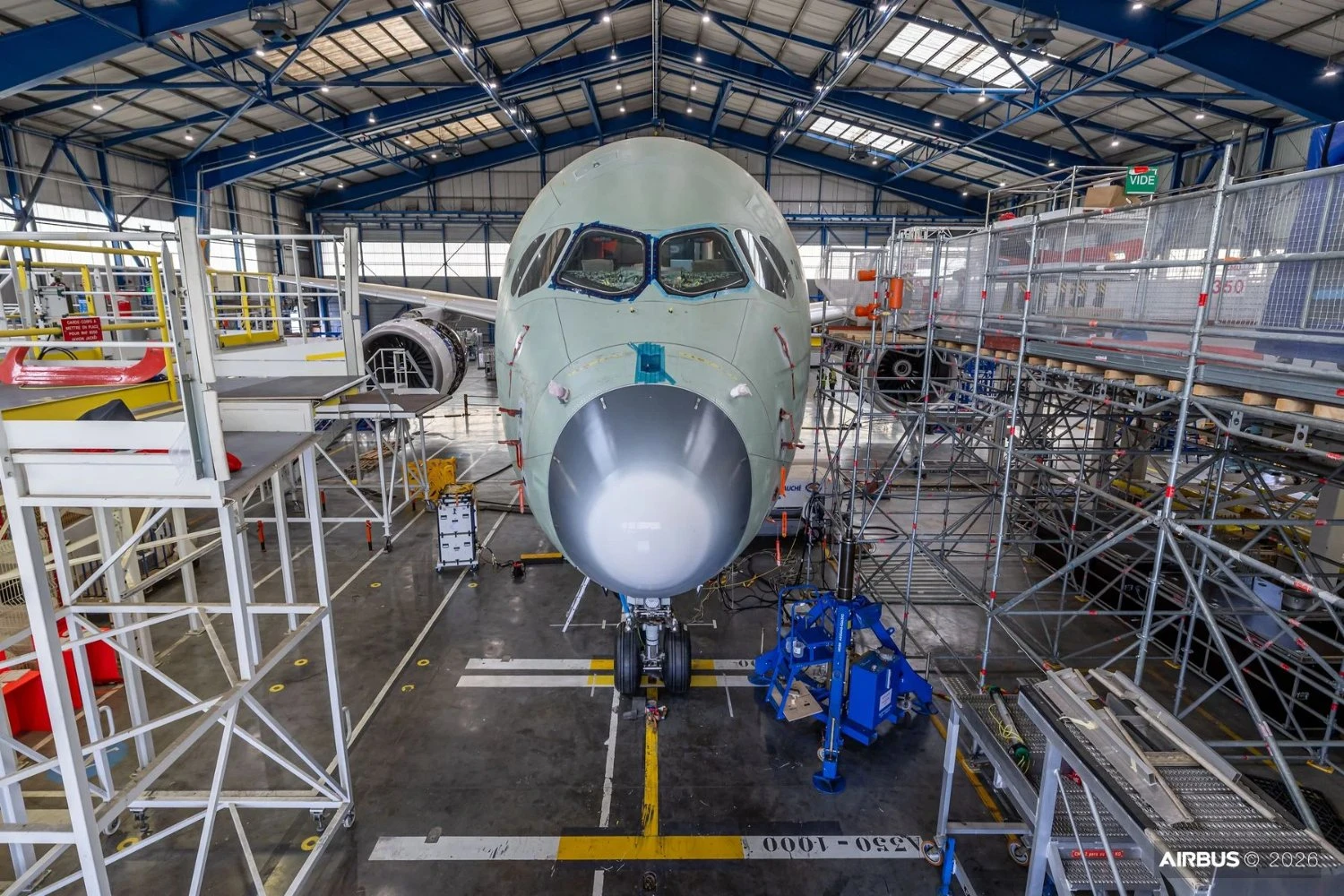 Airbus A350F ground vibration tests | AIRBUS