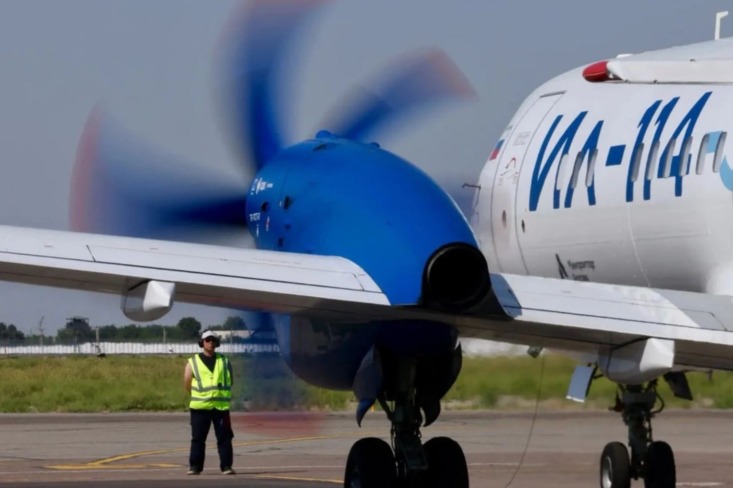 Il-114-300