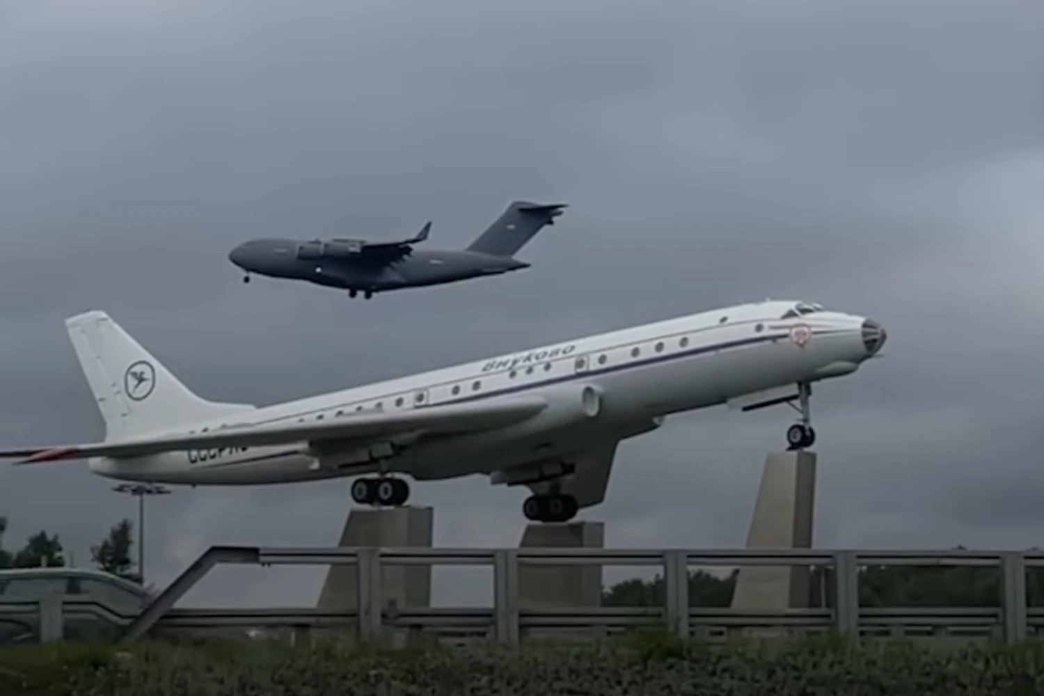USAF C-17 landing in Moscow | SOCIAL MEDIA