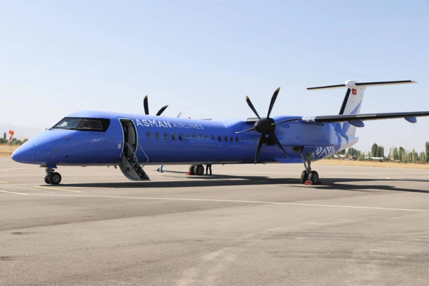 Asman Airlines Dash 8-400