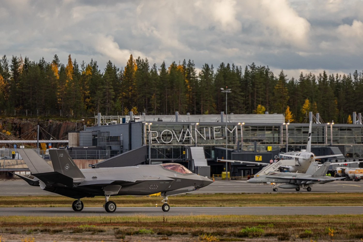 F-35A and F-18 fighters Finland