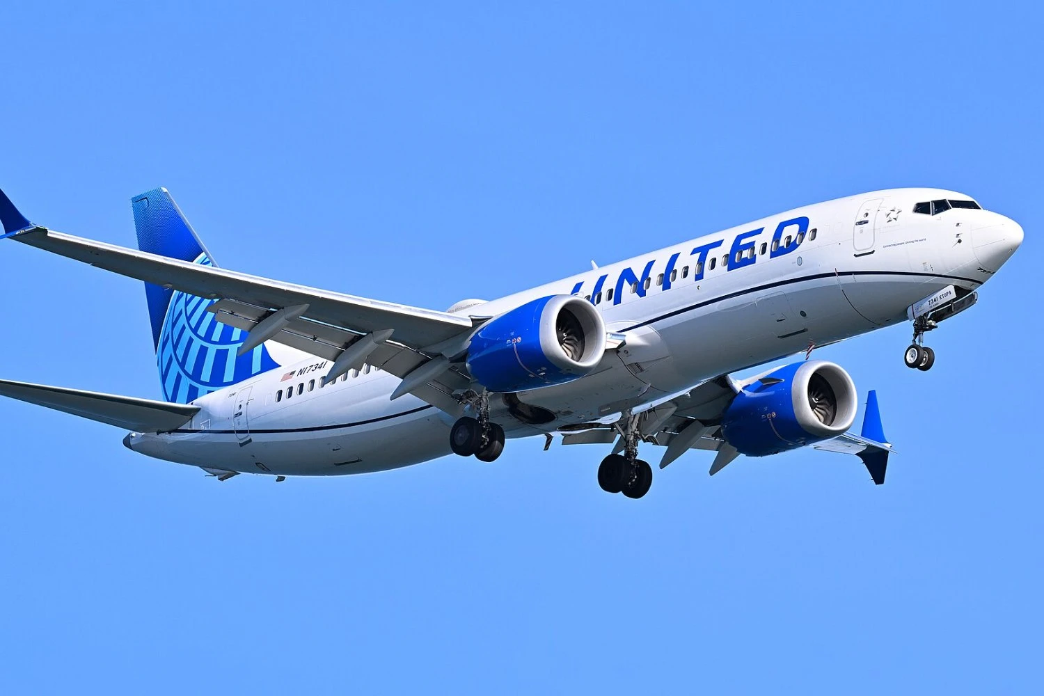 United Airlines Boeing 737-8 MAX N17341 | 4300STREETCAR
