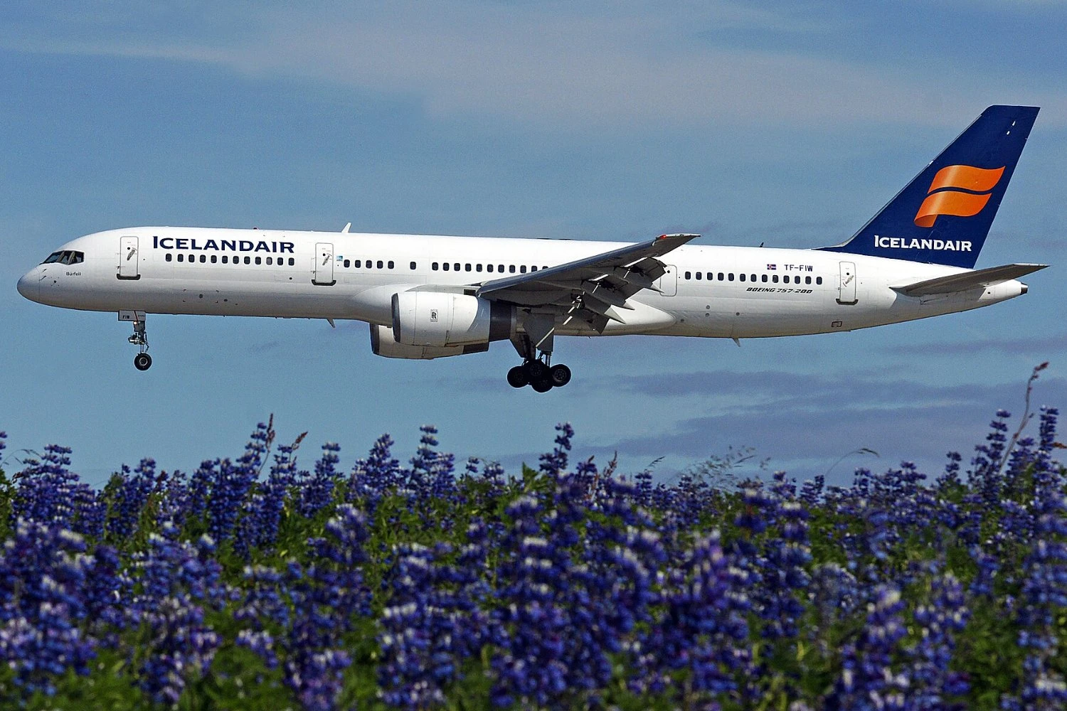 Icelandair Boeing 757-200
