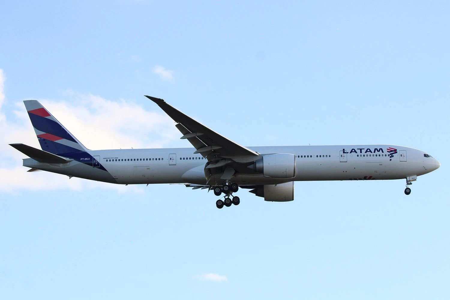 LATAM Airlines Boeing 777-300ER
