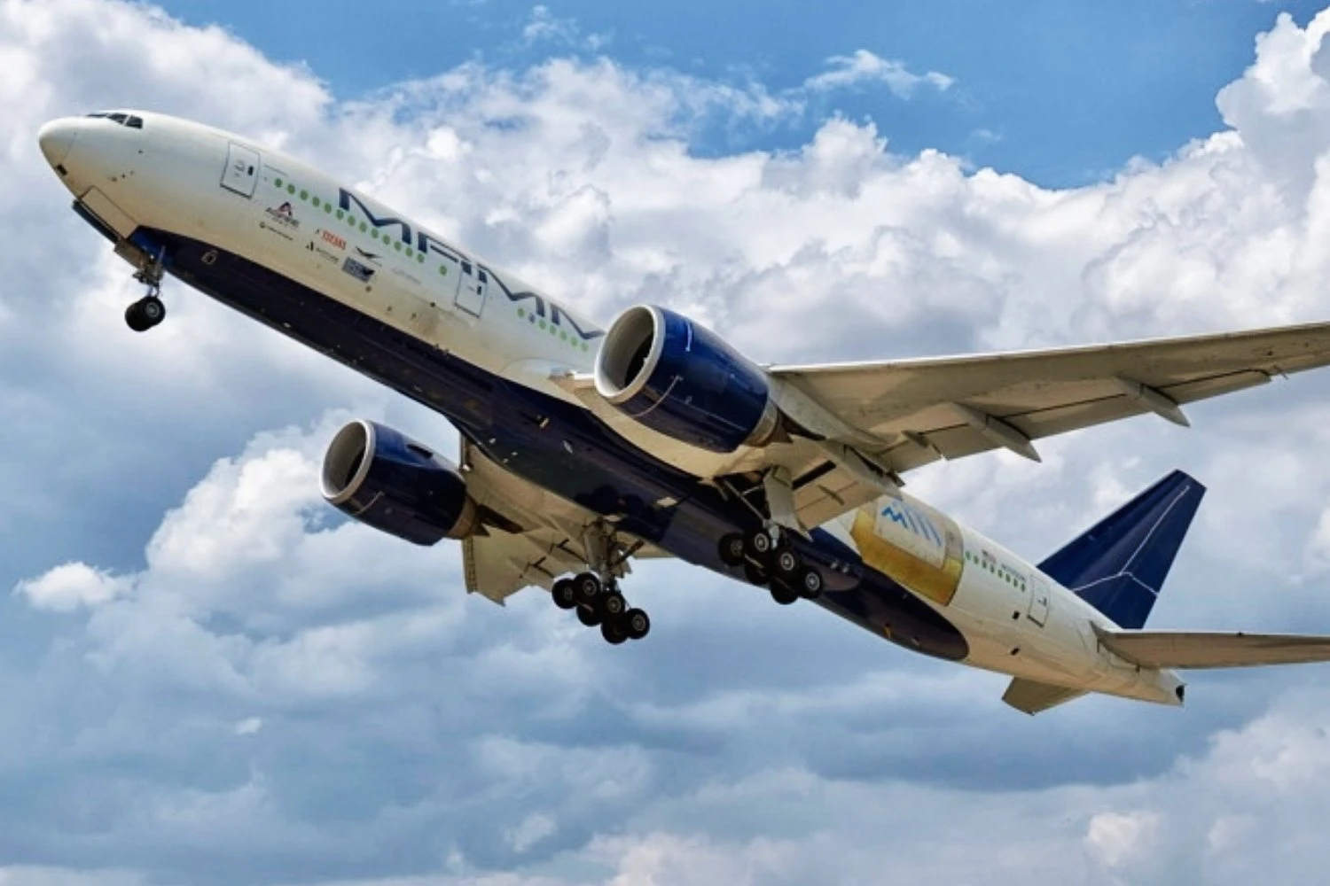 Mammoth Freighters Boeing 777-200LRMF