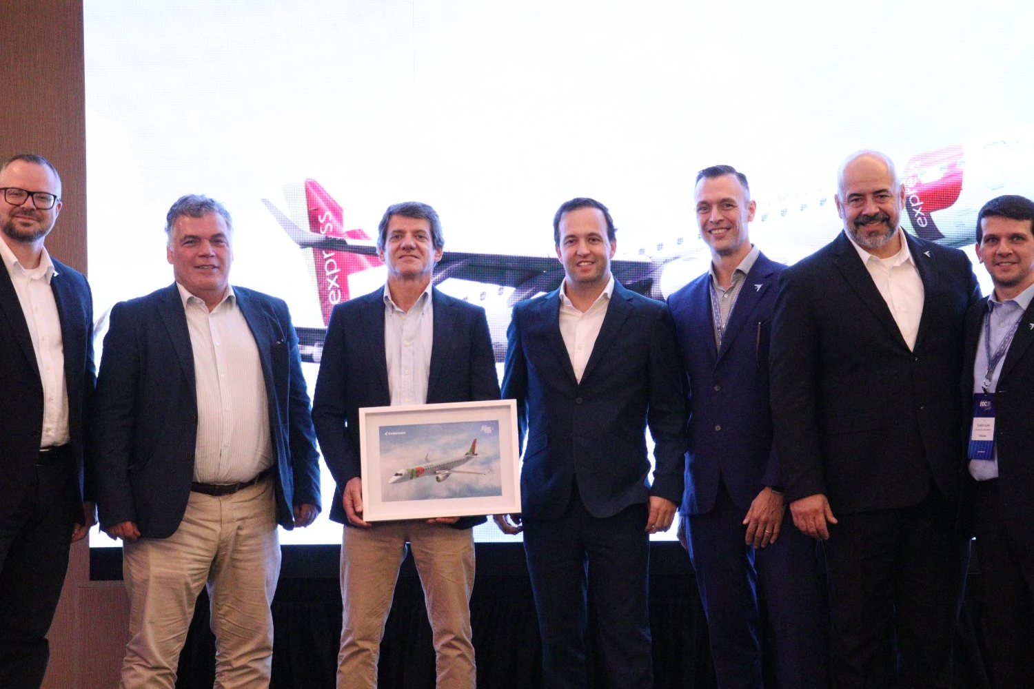 Portugália and Embraer signing ceremony