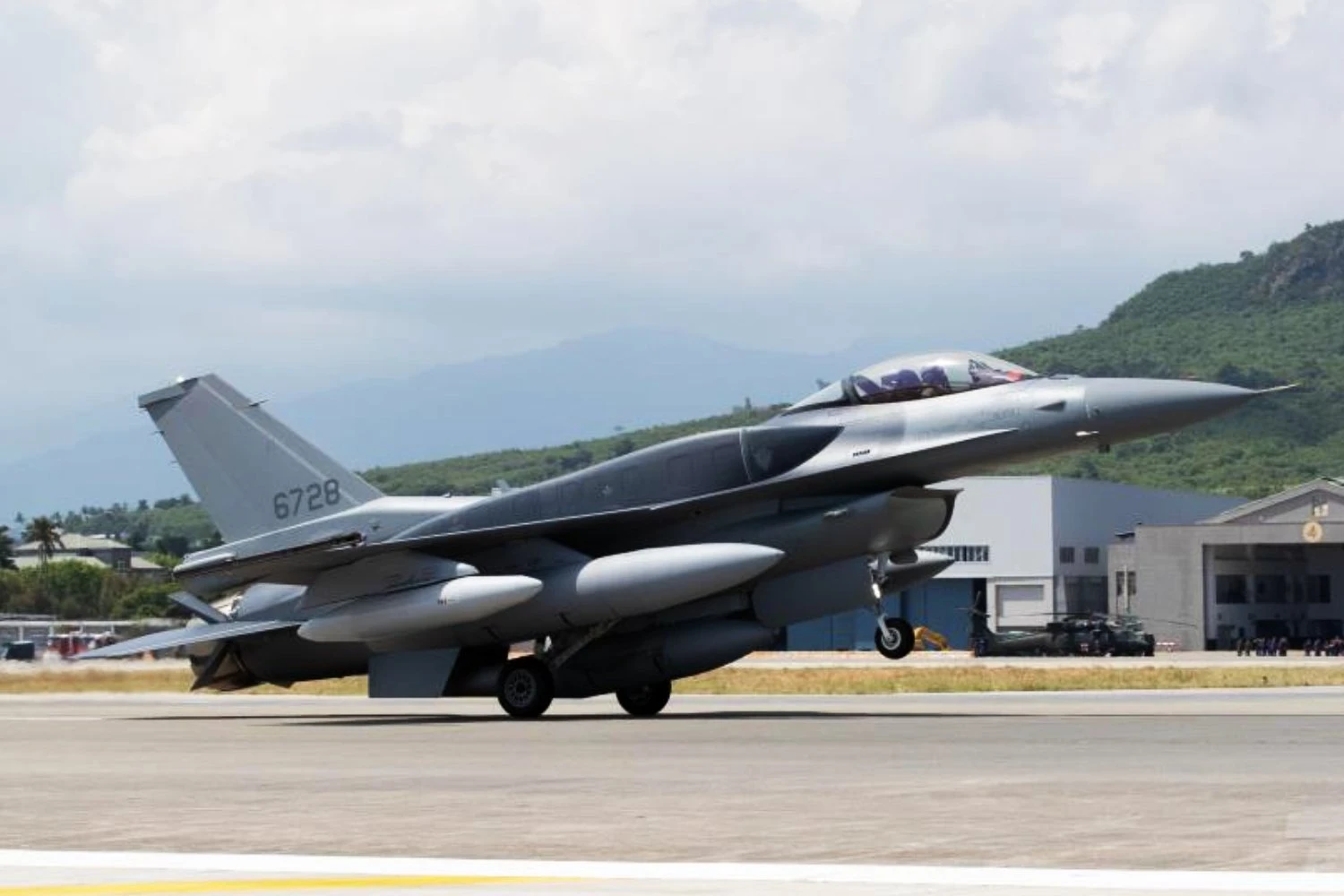 Taiwan's first two F-16 Block 70 | MILITARY NEWS AGENCY