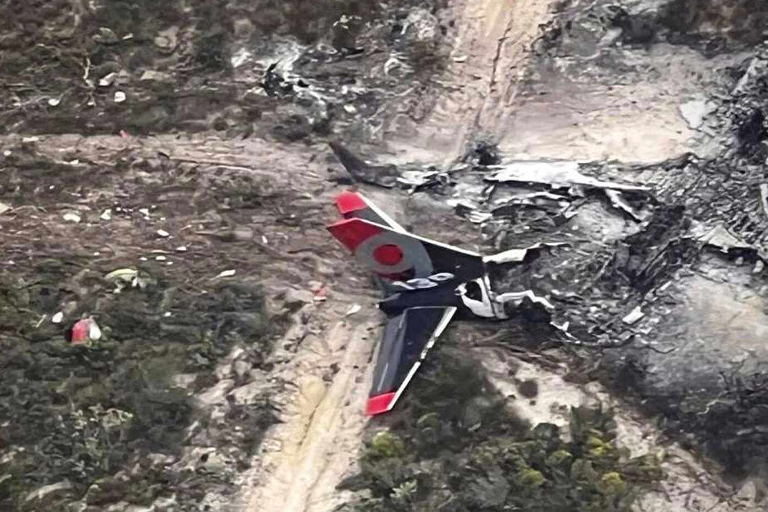 737-crash-firefighter2.jpg