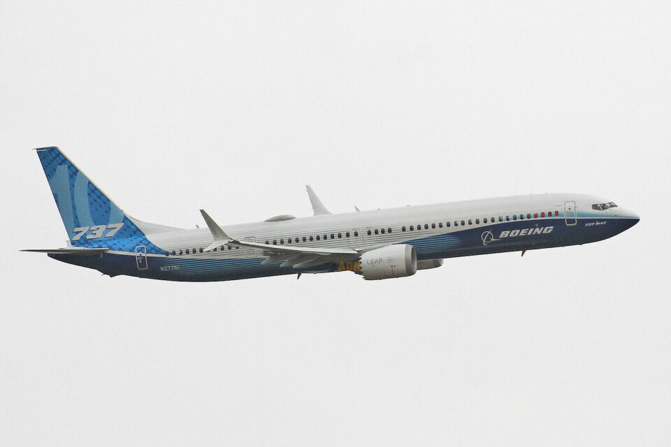 Boeing 737 MAX 10 proves to be a good competitor for the A321neo - Air ...