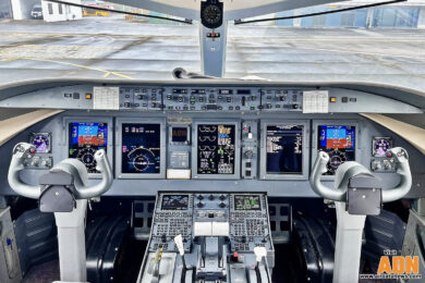 ARJ21-700 cockpit