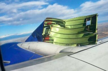 Southwest Airlines Boeing 737-800 engine cover